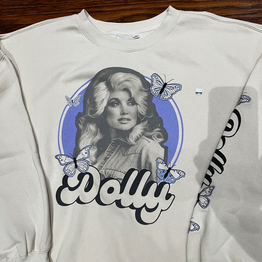 Dolly Graphic Cream Sweater - Picture 9 of 9